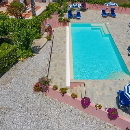 Elbaloves Appartaments Villa كابوليفيري المظهر الخارجي الصورة